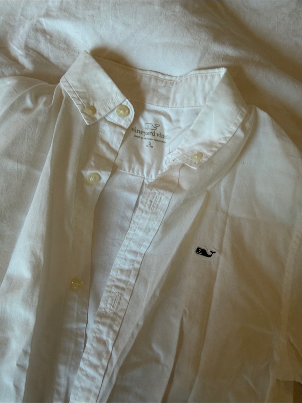 Vineyard Vines White Men's Button-Down Shirt with Navy Whale Logo